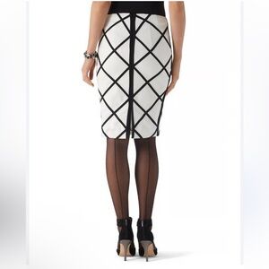 WHITE HOUSE BLACK MARKET Diamond Pattern Women’s White Black Skirt SZ 00 EUC